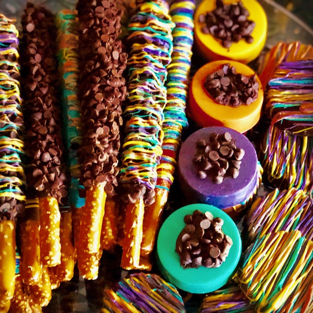 Color-Driven Pretzel Rods